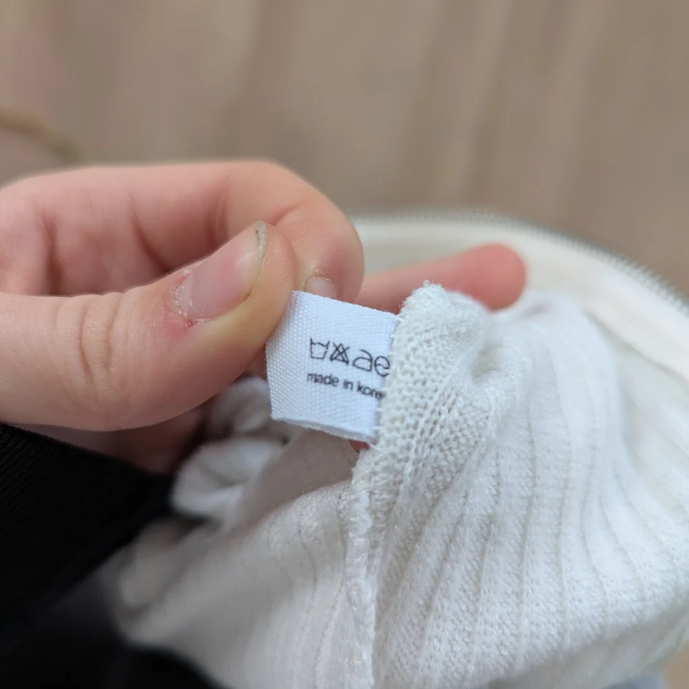 White Ribbed Zip-Up Sweater - Picture 5 of 5